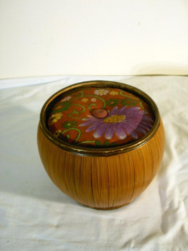 Theepot in thee warmhouder, Antiek en Kunst, Curiosa en Brocante, Ophalen of Verzenden