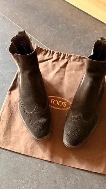 Tod’s bruin, prachtige Chelsea Boot met gaatjes beschikbaar voor biedingen