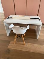 Bureau met stoeltje, Ophalen, Zo goed als nieuw