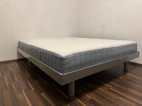 Metalen bed frame + matras, Maison & Meubles, Chambre à coucher | Lits, Comme neuf, Deux personnes, 160 cm, 200 cm, Métal, Gris