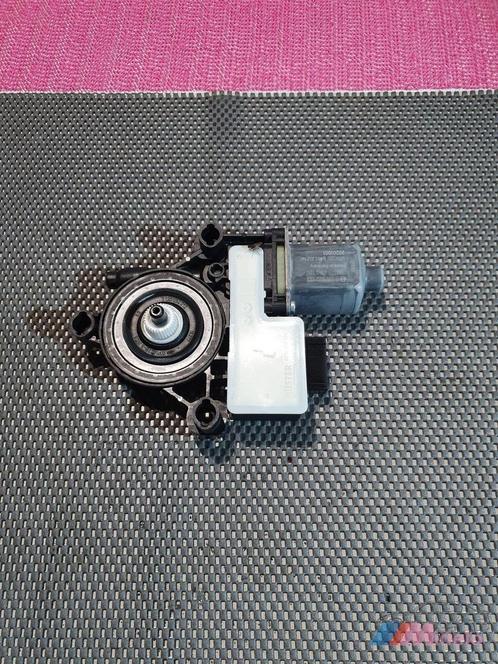 raammotor recht achter vw golf 8 artikelnr 5q0959407g, Auto-onderdelen, Elektronica en Kabels, Volkswagen, Gebruikt, Ophalen of Verzenden
