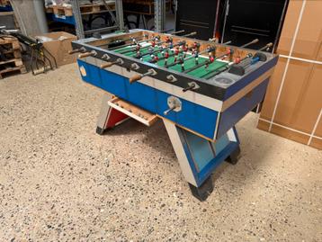 Voetbaltafel om te restaureren, kicker, Jupiter beschikbaar voor biedingen