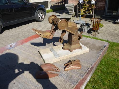 Vintage Eudora 2 Cobblers, Antiek en Kunst, Antiek | Gereedschap en Instrumenten, Ophalen