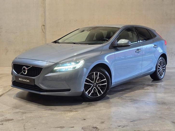 Volvo V40 2.0 D2 Momentum Automaat 2018 LED Garantie, Auto's, Volvo, Bedrijf, V40, ABS, Airbags, Airconditioning, Bluetooth, Centrale vergrendeling