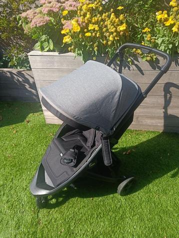 Thule spring plooibare buggy met zonnekap en seat hoes beschikbaar voor biedingen