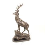 Groot Zwaar Bronzen Beeld van een Hert op en Rots, Antiek en Kunst, Verzenden, Brons