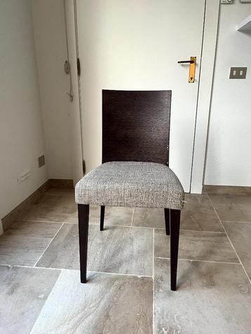 Set van 4 elegante stoelen disponible aux enchères