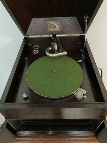 Grammofoon HMV beschikbaar voor biedingen