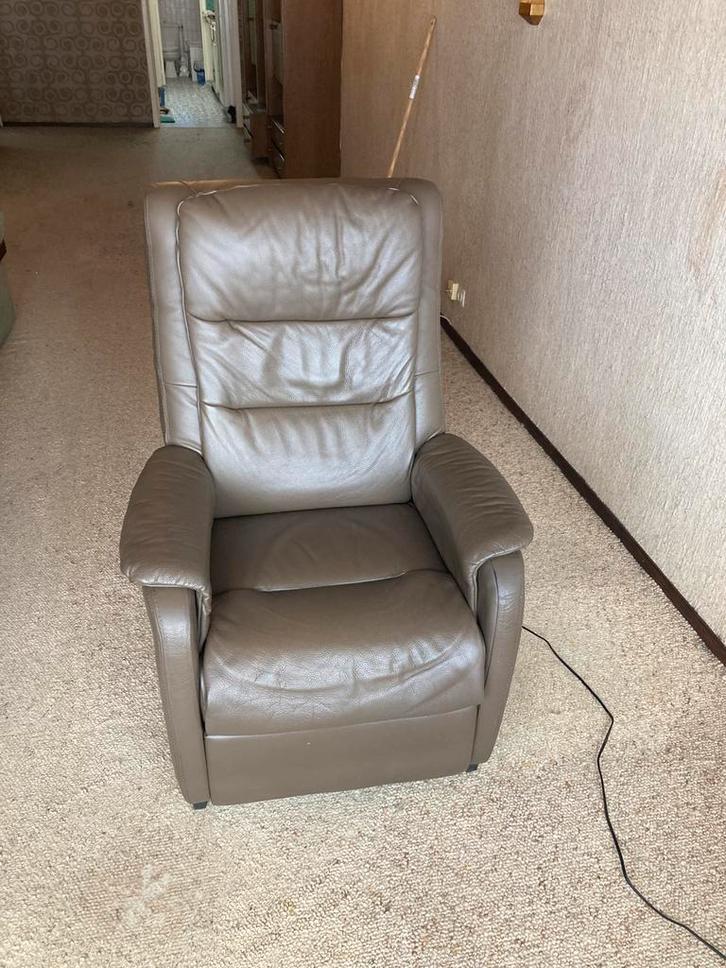Elektrische relaxzetel – €60 MAG SNEL WEG VOOR EEN GOED BOD!, Huis en Inrichting, Zetels | Zetels, Gebruikt, Eenpersoons, Leer