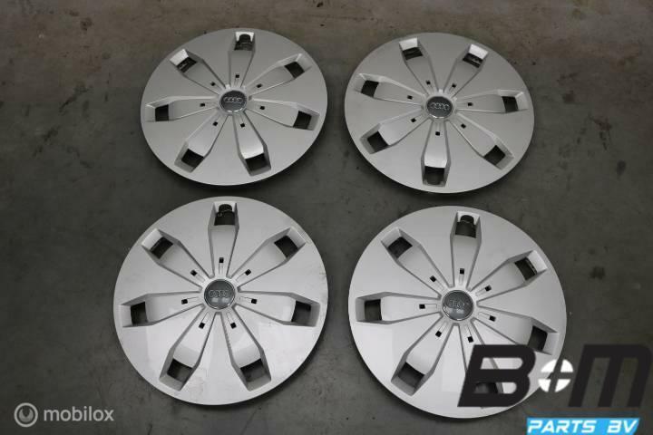 Set 16 inch wieldoppen Audi Q2 81A 81A601147, Auto-onderdelen, Banden en Velgen, Band(en), Gebruikt