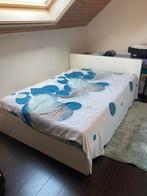 Bed met matras in het kader, Huis en Inrichting, Slaapkamer | Bedden, Ophalen, Gebruikt, Wit, 140 cm