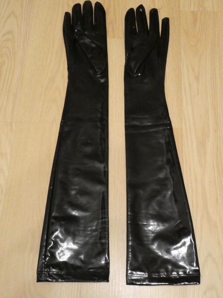 Gants en PVC laqué noir 57 cm, Vêtements | Femmes, Bonnets, Écharpes & Gants, Neuf, Gants, Enlèvement ou Envoi