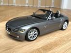 BMW Z4 Roadster 2003-2009 E85 grijs 1:18 cabrio cabriolet, Enlèvement ou Envoi, Comme neuf, Voiture, Maisto