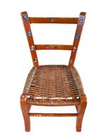 Vintage kinderstoeltje – riet & hout – beschilderd
