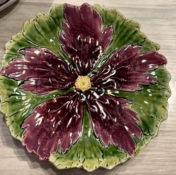 Petite ancienne assiette barbotine beschikbaar voor biedingen