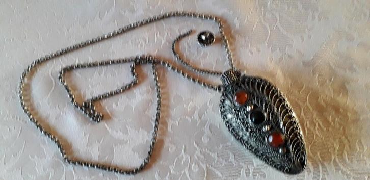 Oud juweel, Handtassen en Accessoires, Kettingen, Gebruikt, Ophalen of Verzenden