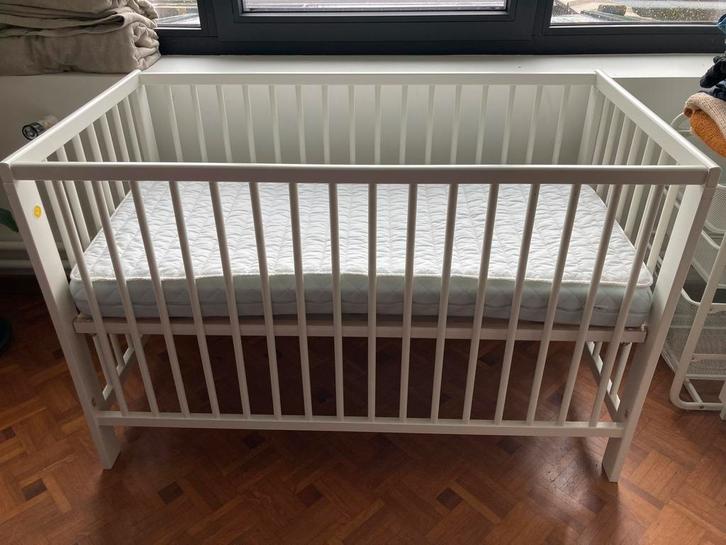 Babybedje met matras, Kinderen en Baby's, Babywiegjes en Ledikanten, Zo goed als nieuw, Ledikant, Ophalen