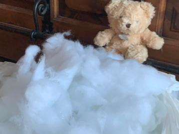   Nieuwe propere zachte vulling voor knuffels beschikbaar voor biedingen
