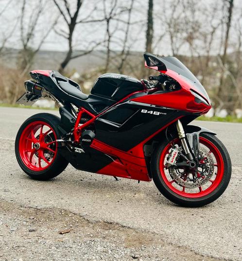 Ducati 848 EVO — AFTREKBARE BTW, Motoren, Motoren | Ducati, Particulier, 2 cilinders, Ophalen
