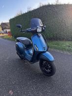 Vespa sprint mat blauw, Fietsen en Brommers, Ophalen, Overige modellen, 50 cc, Klasse B (45 km/u)