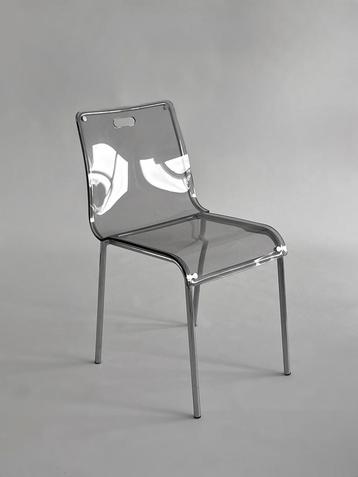 Vintage design transparante stoel beschikbaar voor biedingen