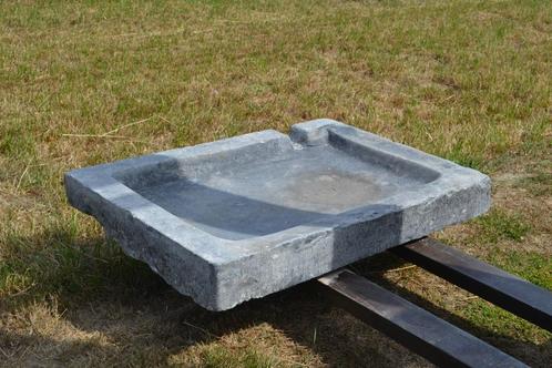 arduinen uitloopsteen uit kelder brugse binnenstad, Tuin en Terras, Waterpartijen en Fonteinen, Gebruikt, Hardsteen, Ophalen