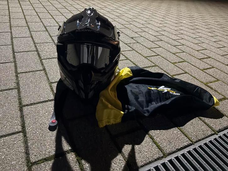 Te koop: Zo goed als nieuwe Scorpion Maat M-compleet pakket!, Fietsen en Brommers, Brommerhelmen, Nieuw, Medium, Ophalen