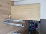Ikea tafel / bureau vika amon hout, Huis en Inrichting, Ophalen, In hoogte verstelbaar, Zo goed als nieuw, Bureau