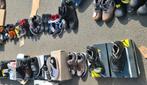 Ongeveer 175 paar nieuwe werkschoenen alle maten.
1 lot., Ophalen