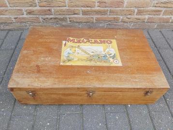 Oude meccanoset in houten box, vol met onderdelen jr 50 beschikbaar voor biedingen