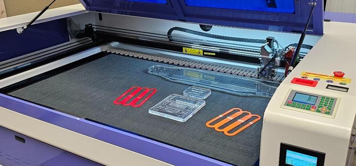 CO2 lasercutter  Dual, metal en non metal, 300W en 90W Servo, Doe-het-zelf en Bouw, Gereedschap | Lasapparaten, Gebruikt, CO2