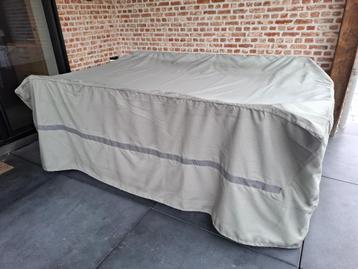 Beschermhoes voor tuintafel beschikbaar voor biedingen