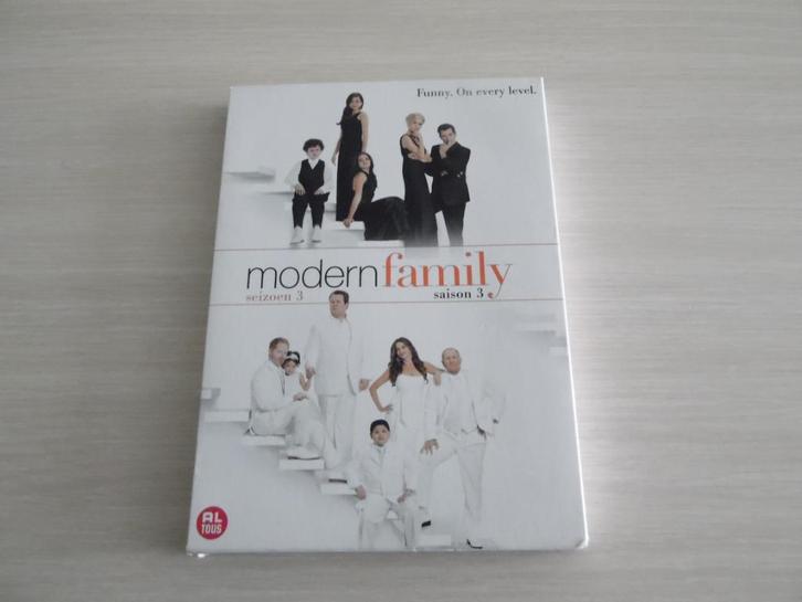 MODERNE FAMILIE, SEIZOEN 3, Cd's en Dvd's, Dvd's | Tv en Series, Zo goed als nieuw, Komedie, Boxset, Alle leeftijden, Ophalen of Verzenden