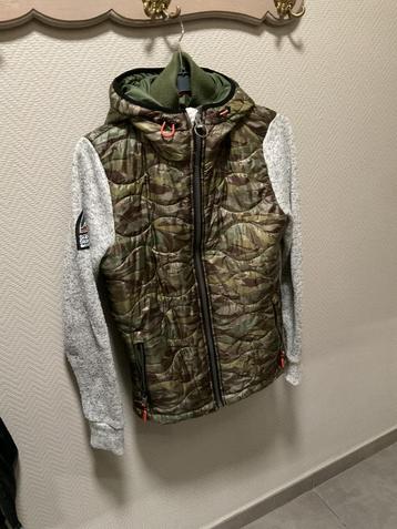 Vest merk Super Dry beschikbaar voor biedingen