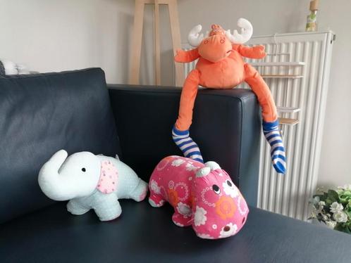 3 leuke kleurrijke knuffeldieren, Kinderen en Baby's, Speelgoed | Knuffels en Pluche, Zo goed als nieuw, Olifant, Ophalen