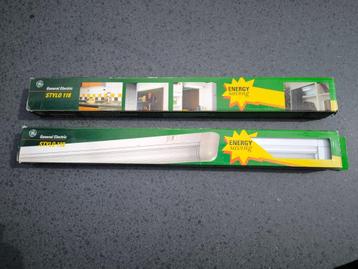 2 TL armaturen 18W met schakelaar beschikbaar voor biedingen
