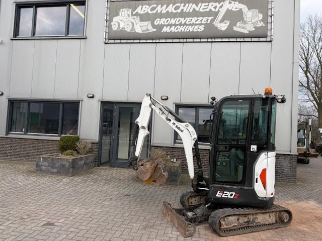 Bobcat E20 Binnendraaier 2T Minigraver Minikraan, Zakelijke goederen, Machines en Bouw | Kranen en Graafmachines, Graafmachine