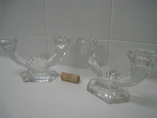 2 antieke glazen kandelaars met 2 armen, Antiek en Kunst, Antiek | Kandelaars, Ophalen