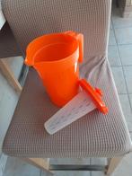 tupperware schenkkan met filter, Ophalen of Verzenden, Zo goed als nieuw, Oranje, Beker of Kan