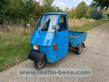 Piaggio Ape 50 vintage oldtimer tuktuk Vespa Car Foodtruck beschikbaar voor biedingen