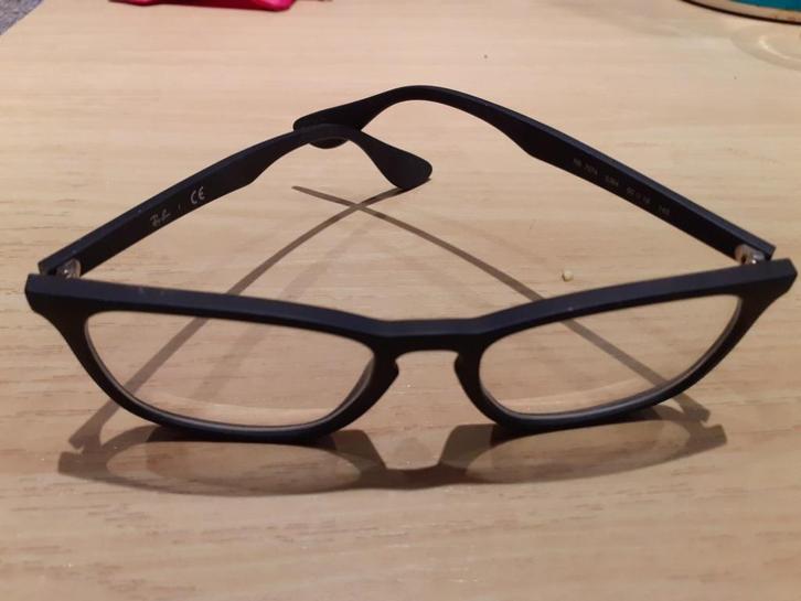 LUNETTES RAY-BAN COMME NEUVES, Handtassen en Accessoires, Zonnebrillen en Brillen | Heren, Zo goed als nieuw, Bril, Ray-Ban, Zwart