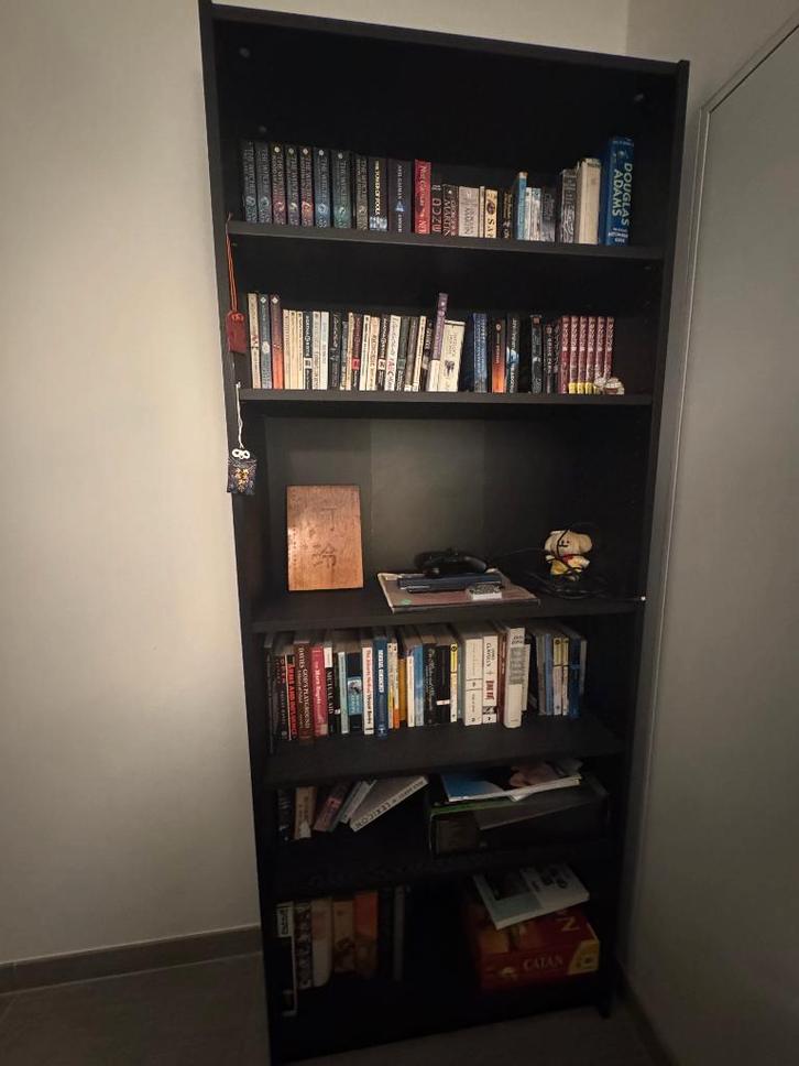 Bibliothèque IKEA BILLY — noire, Maison & Meubles, Armoires | Bibliothèques, Utilisé, 50 à 100 cm, 200 cm ou plus, 25 à 50 cm