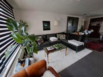 salontafel met groen marmeren blad beschikbaar voor biedingen