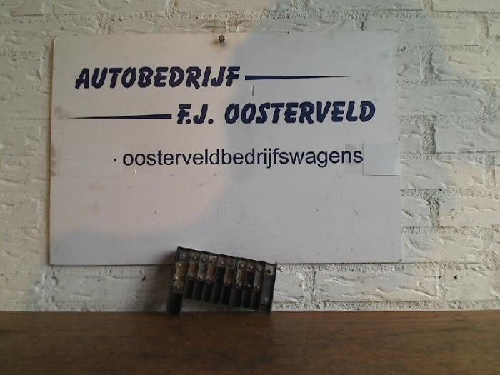 Boîte à fusibles d'un Volkswagen Transporter, Autos : Pièces & Accessoires, Électronique & Câbles, Volkswagen, Utilisé, 3 mois de garantie