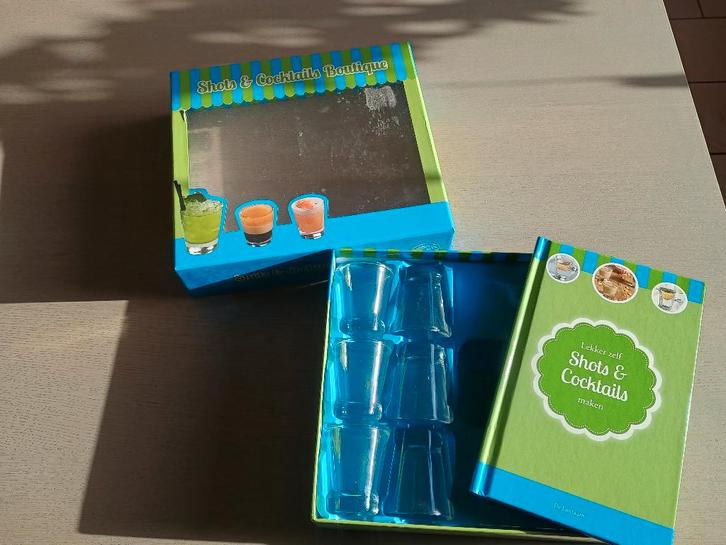 Cocktailglaasjes shotglaasjes met boekbox, Huis en Inrichting, Keuken | Servies, Ophalen of Verzenden
