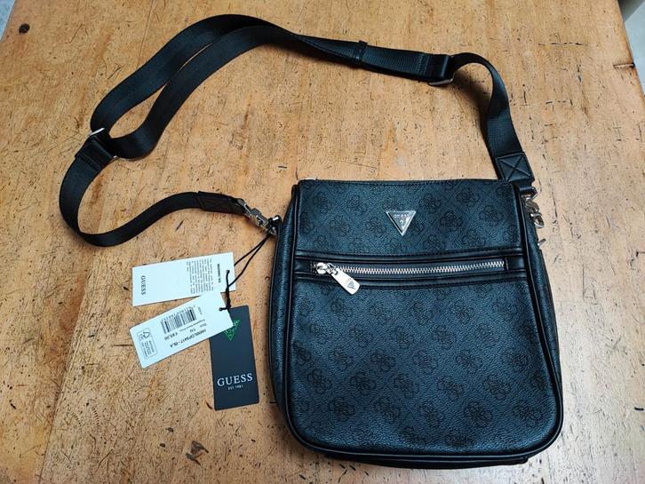 Guess Milano mini crossbody/ Sac à bandoulière. (Nouveau!), Bijoux, Sacs & Beauté, Sacs | Sacs à bandoulière, Neuf, Noir, Enlèvement ou Envoi