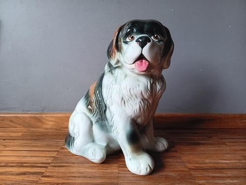 Vintage beeld van grote Sint-Bernard hond, Verzamelen, Beelden en Beeldjes, Zo goed als nieuw, Dier, Ophalen of Verzenden