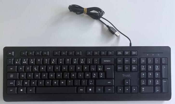 TRUST Toetsenbord Primo AZERTY Zwart, Computers en Software, Toetsenborden, Gebruikt, Azerty, Bedraad, Ophalen of Verzenden