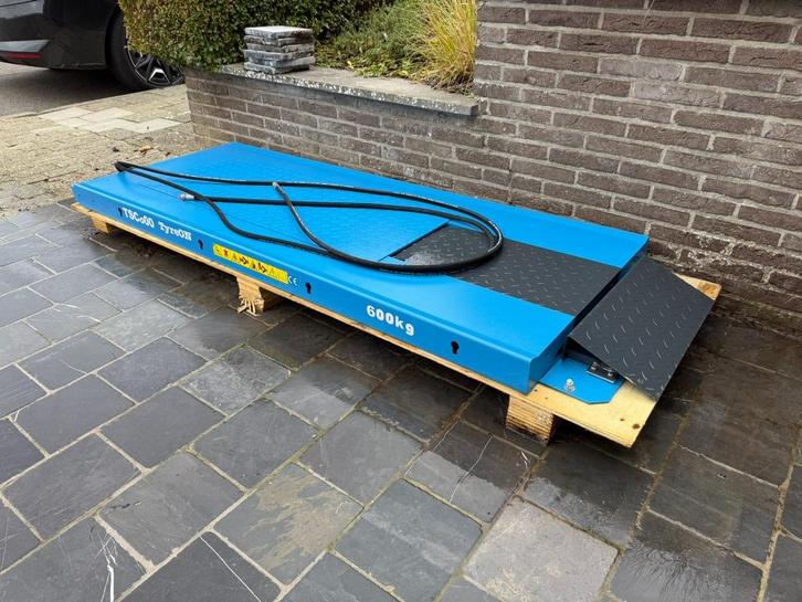 Motorheftafel TyreON TSC600 elektrisch., Motoren, Accessoires | Onderhoudsmiddelen, Ophalen
