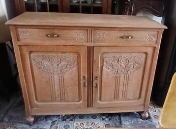 Vintage dressoir beschikbaar voor biedingen